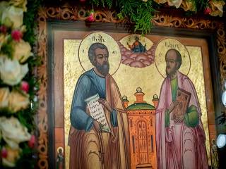 Митрополит Онуфрий рассказал, каким качествам учат апостолы Петр и Павел